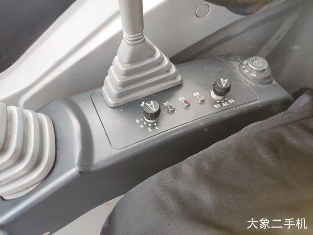 徐工 XE60D 挖掘机