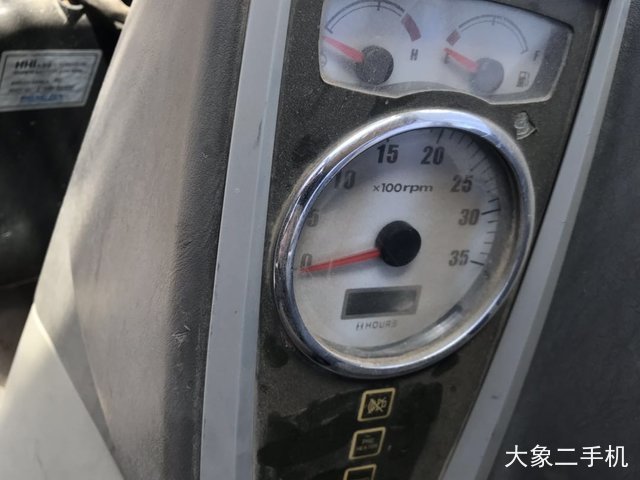 现代 R60-7 挖掘机