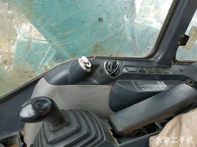 神钢 SK260LC-8 挖掘机