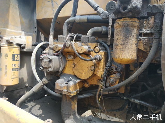 卡特彼勒 323DL 挖掘机