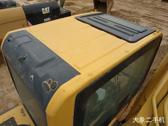 小松 PC220-8M0 挖掘机