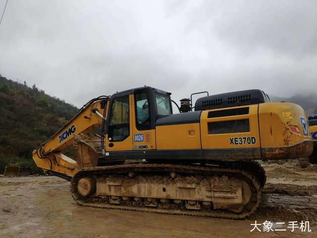 徐工 XE370C 挖掘机