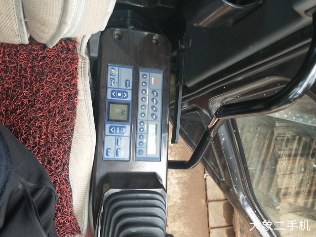 三一重工 SY215C-9 挖掘机