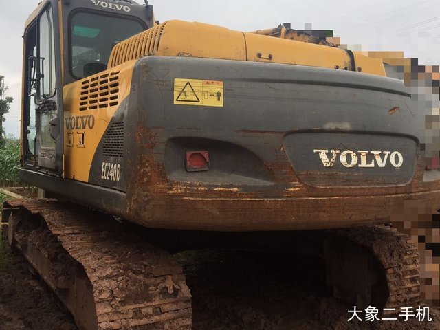 沃尔沃 EC210B 挖掘机