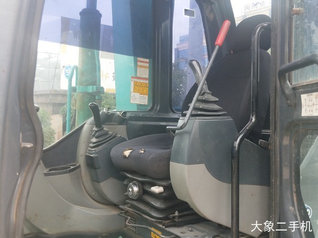 神钢 SK75-8 挖掘机