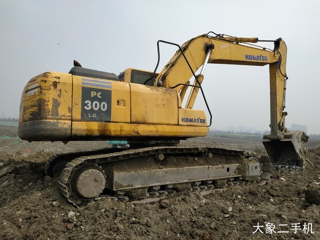 小松 PC240LC-8 挖掘机