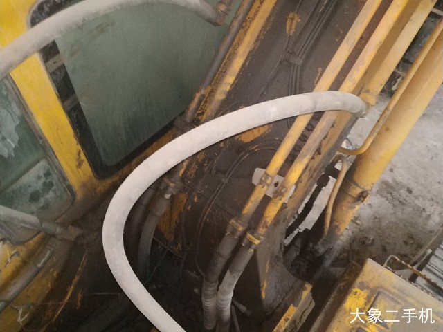 现代 R225LC-7 挖掘机