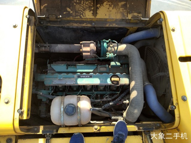 沃尔沃 EC210B 挖掘机