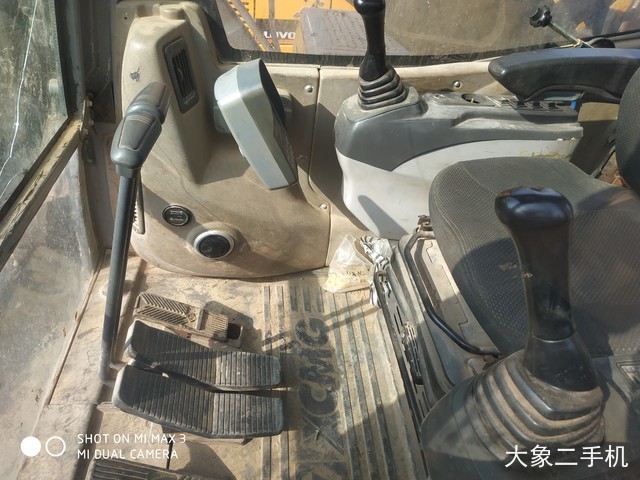 徐挖 230LC 挖掘机