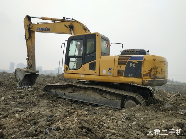 小松 PC240LC-8 挖掘机
