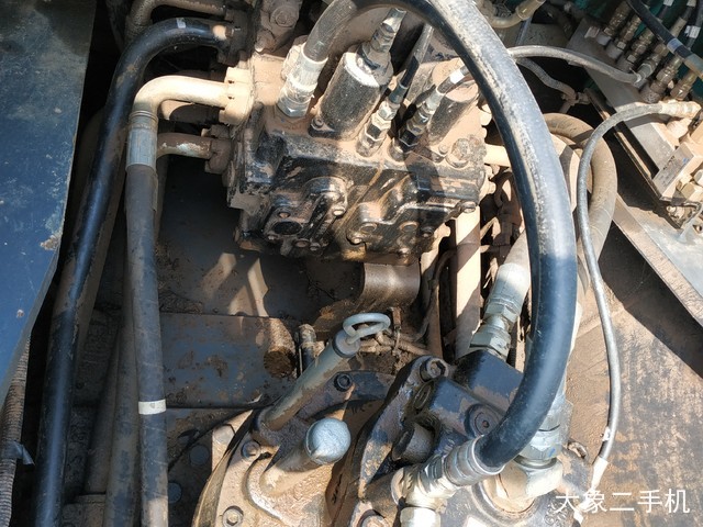 神钢 SK270D-8 挖掘机