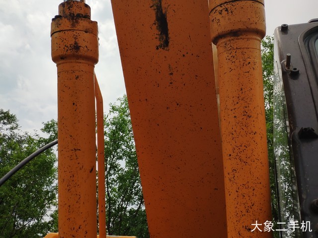 现代 R225LC-7 挖掘机