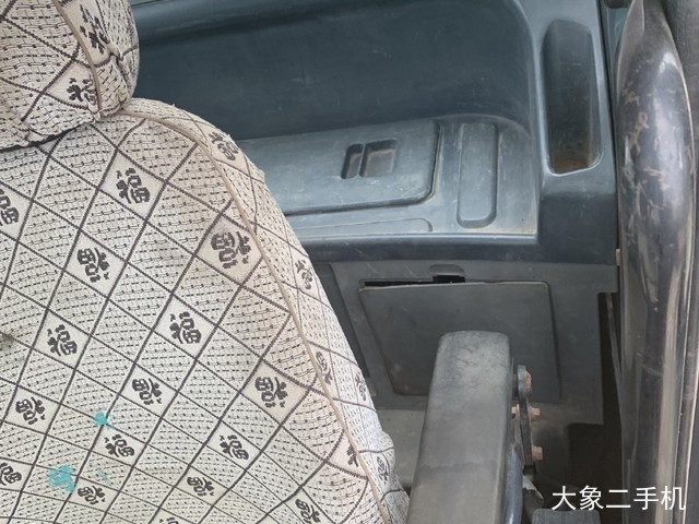 神钢 SK260LC-8 挖掘机