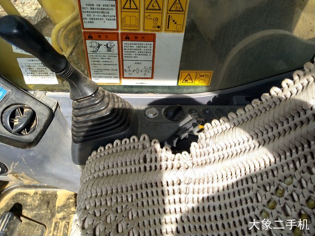 小松 PC240LC-8 挖掘机