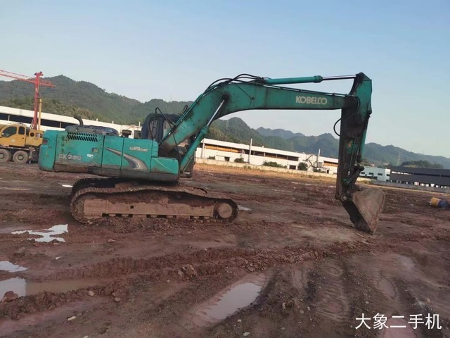 神钢 SK250-8 挖掘机