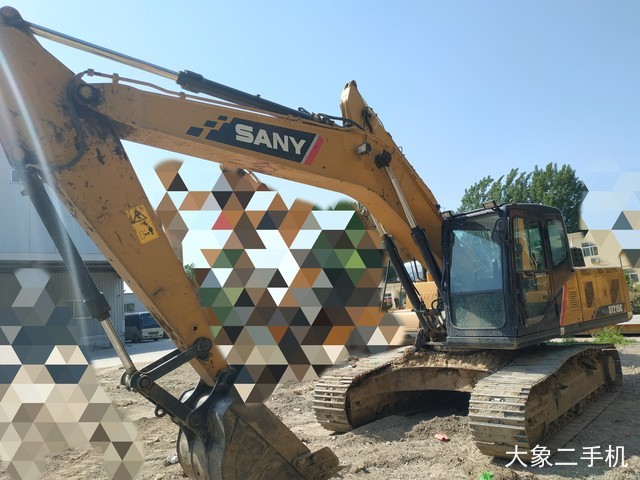三一重工 SY215C 挖掘机