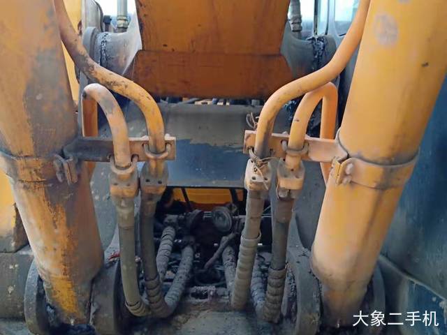 现代 R225LC-7 挖掘机