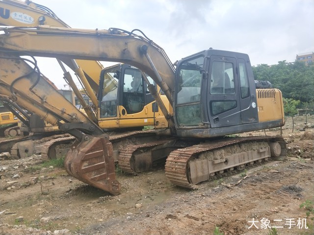 现代 R150LC-7 挖掘机