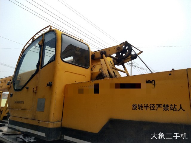 徐工 QY16D 起重机