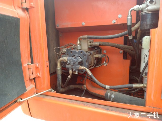 斗山 DX120 挖掘机