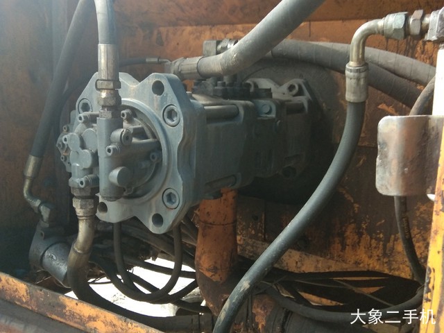 现代 R225LC-7 挖掘机