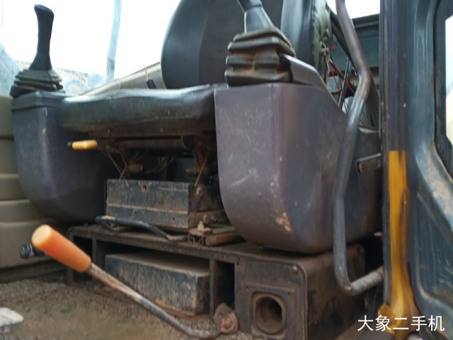 山重建机 JCM936D 挖掘机
