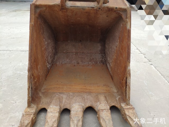 三一重工 SY285C-8 挖掘机