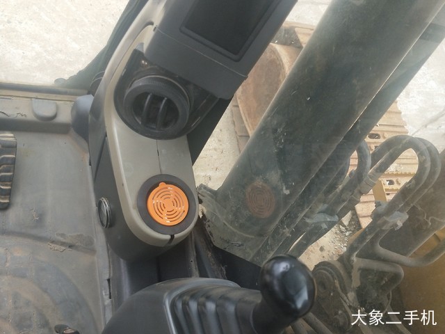 卡特彼勒 323DL 挖掘机