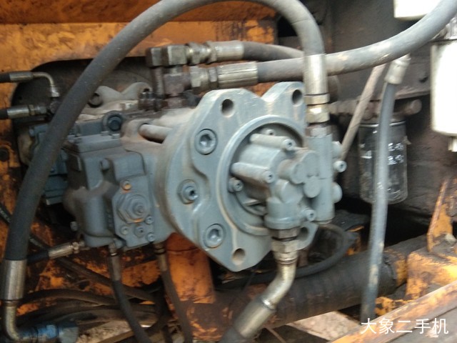 现代 R225LC-7 挖掘机
