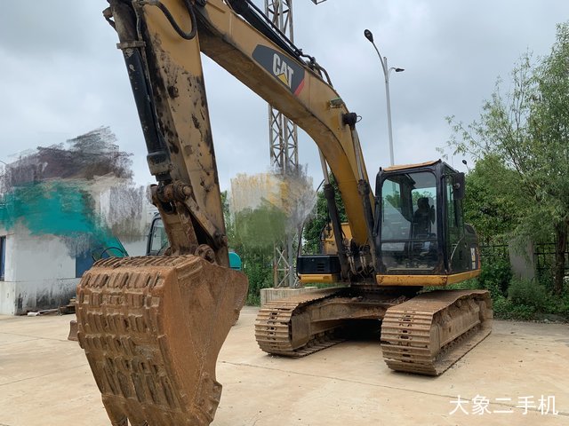 卡特彼勒 323DL 挖掘机
