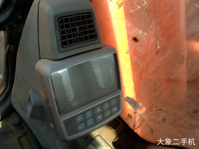 斗山 DX260LC 挖掘机