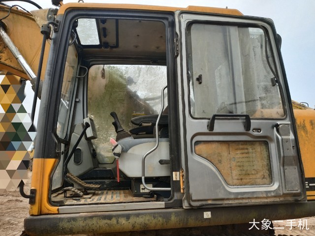 三一重工 SY215C 挖掘机