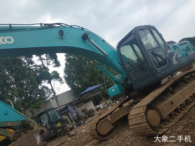 神钢 SK260LC-8 挖掘机