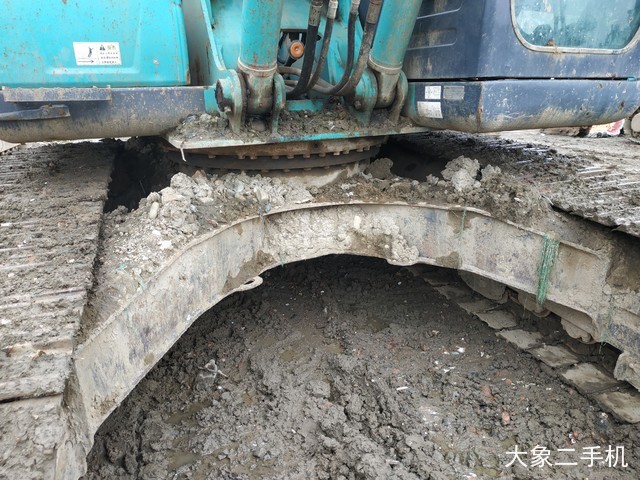 神钢 SK210LC-8 挖掘机