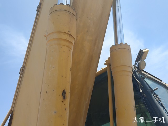 小松 PC200-8 挖掘机