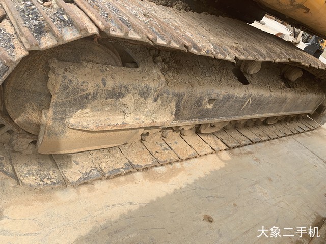 龙工 LG6225 挖掘机