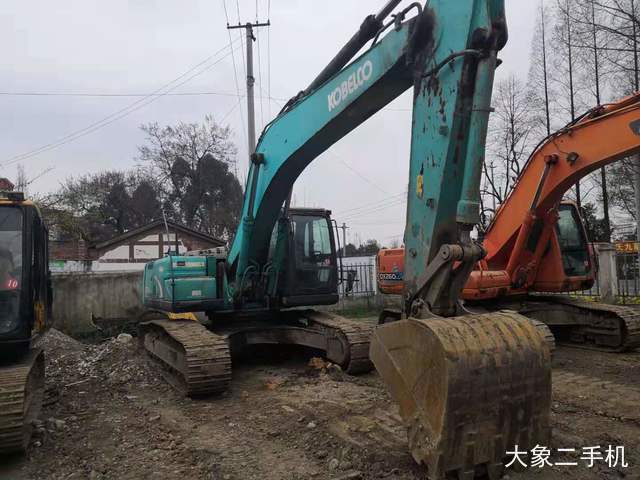 神钢 SK260LC-8 挖掘机