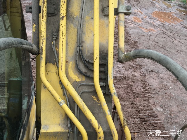 小松 PC240LC-8 挖掘机