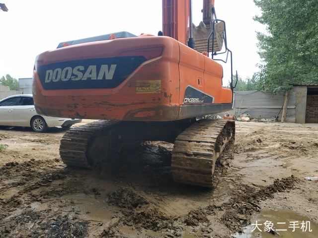 斗山 DX215-9C 挖掘机