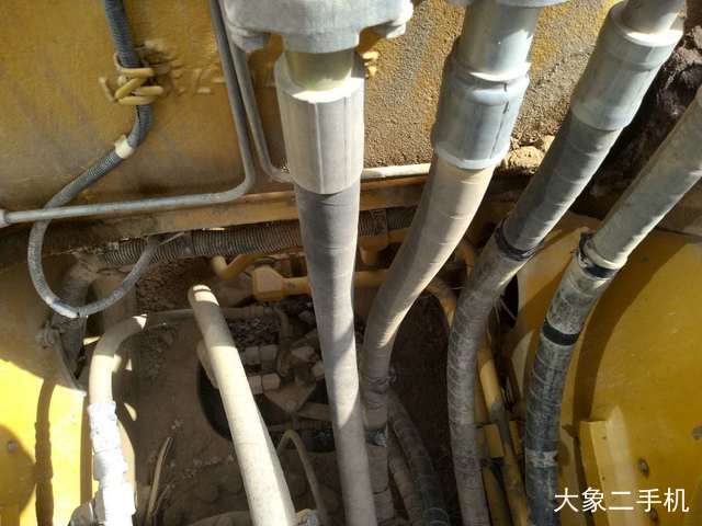 小松 PC220-8 挖掘机