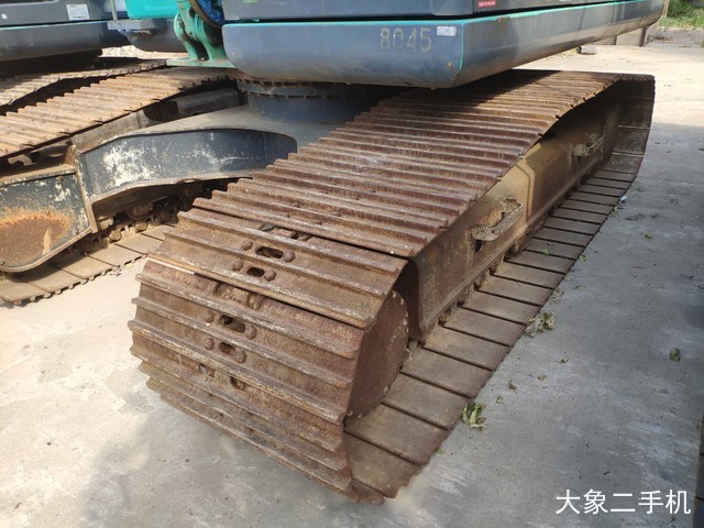 神钢 SK200-8 挖掘机