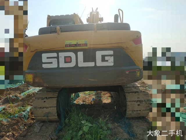 山东临工 LG6135E 挖掘机