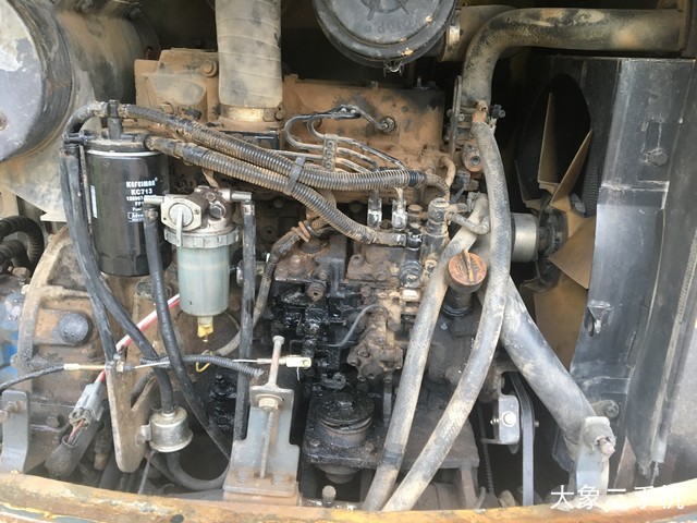 现代 R60-9 挖掘机