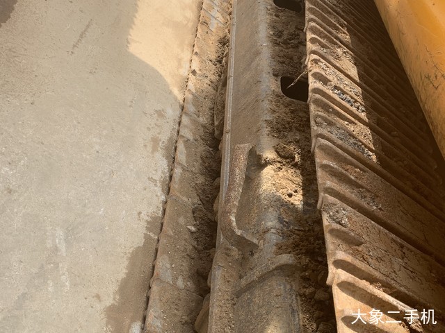 龙工 LG6225 挖掘机