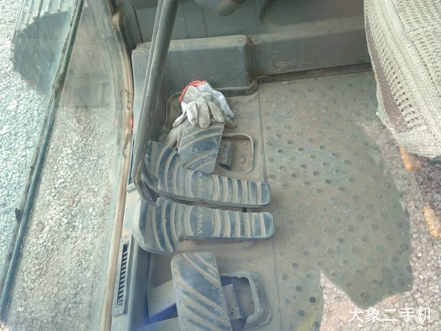 沃尔沃 EC210BLC 挖掘机