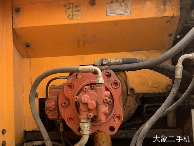 现代 R215-7C 挖掘机