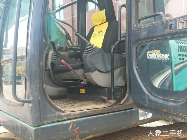 神钢 SK260LC-8 挖掘机