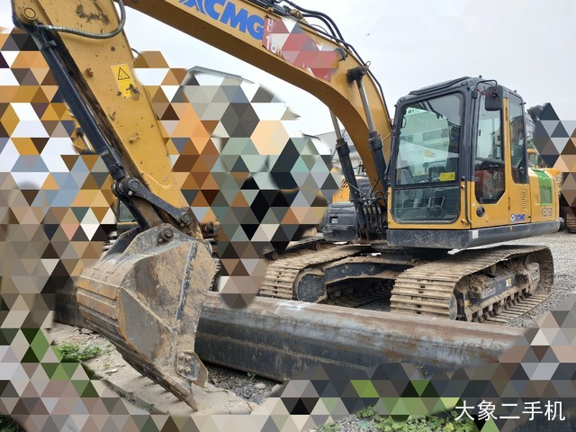 徐工 XE150D 挖掘机