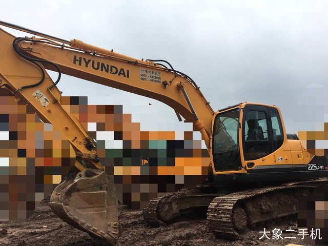 现代 R225LC-9T 挖掘机