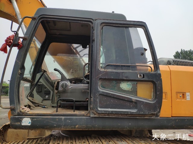 现代 R265LC-7 挖掘机